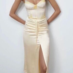 Zara satin yellow middle slip skirt